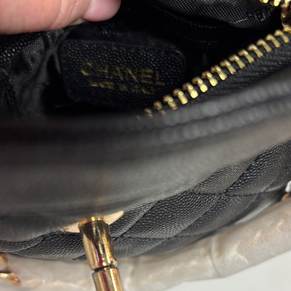 New 💘 CHANEL Beauty Cosmetic Black & Gold Shoulder Bag Vegan Leather Crossbody - Picture 10 of 17